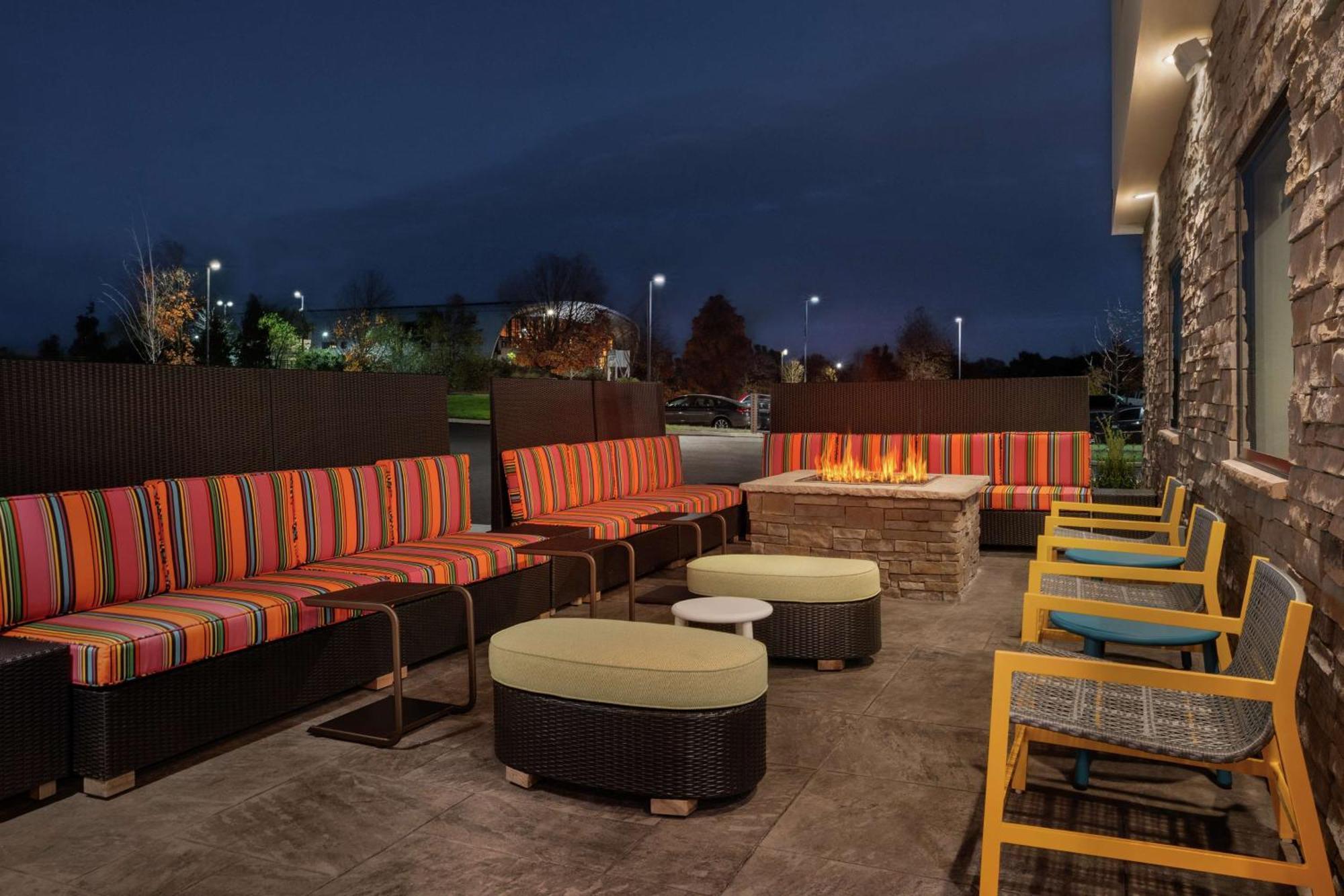 Home2 Suites By Hilton Warminster Horsham Bagian luar foto